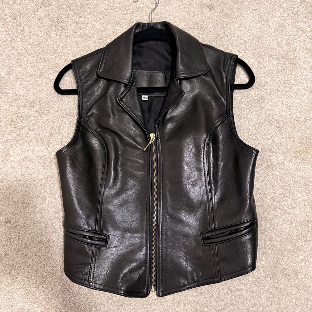 BLACK (GENUINE) LEATHER VEST WITH BRSS ZIPPER 🖤